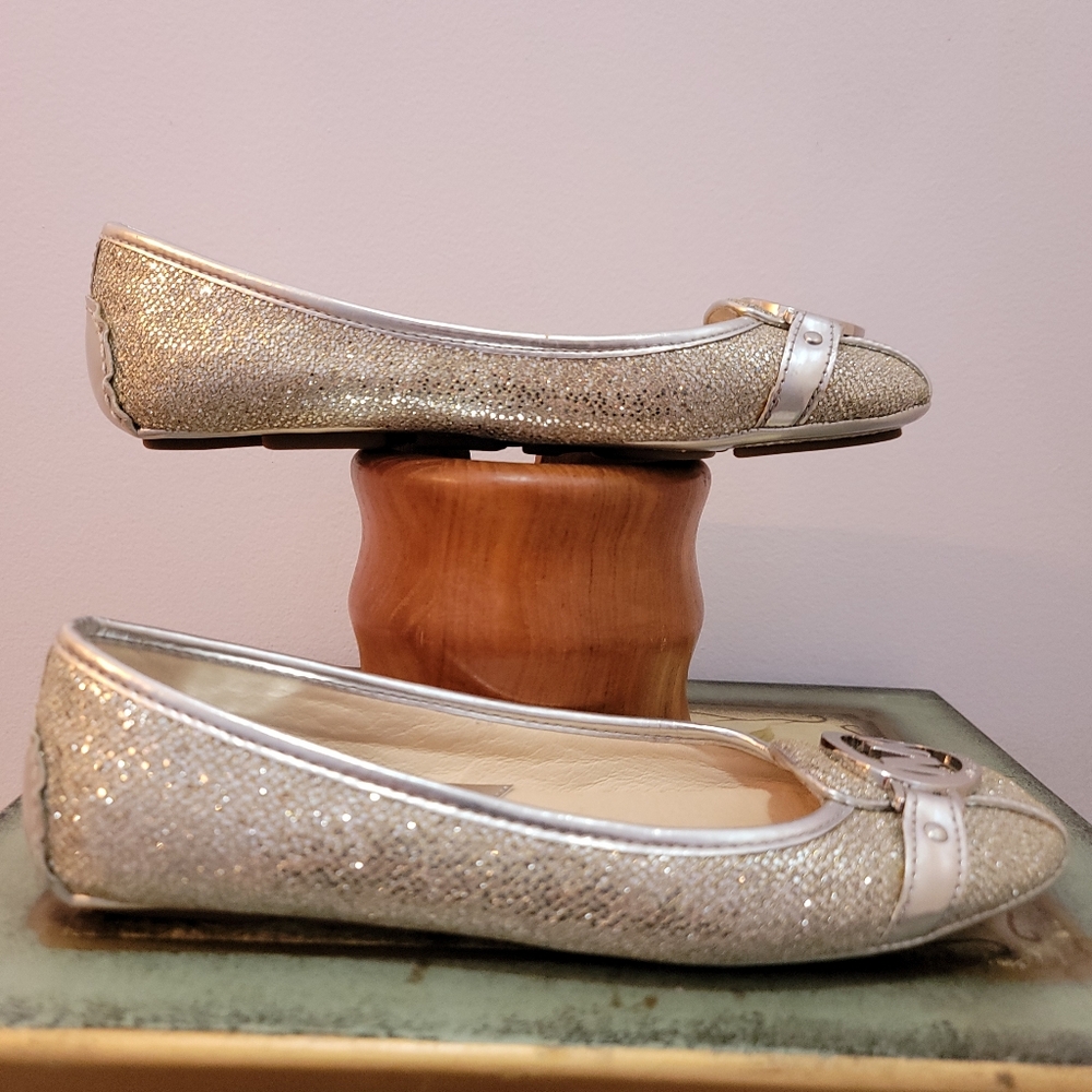 Michael Michael Kors Silver Metallic Leather Flats Size 7 - Picture 2 of 5